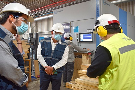 Socios del CCI conocieron la tecnología tras la madera industrializada